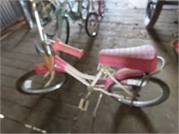 HUFFY SWEET THUNDER BANANA SEAT BICYCLE - PINK