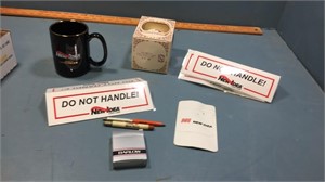 New Idea collectibles cup,pens,paper