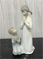 LLADRO # 4779 "TEACHING TO PRAY" Figure