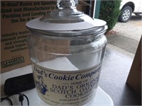 'S oatmeal cookies jar