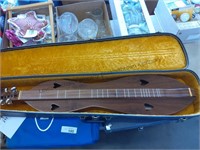Dulcimer from Flat Creek with case seems to be in