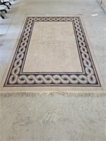 6' x 8' Area rug