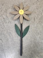 Poly wood flower for flowerbed (brown)