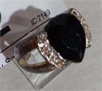 Fahion Ring w/ Black & Clear Stones