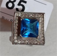 Fashion Ring w/ Blue Stone sz 8