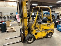 Clark C60 LP Fork Lift, 3 Stage (Needs Brakes)