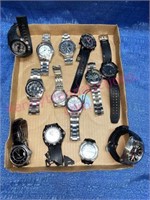 Lot: Oversized Men's watches