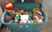 Storage tub w/lid full of stuffed animals & dolls
