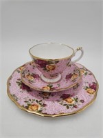 Royal Albert "Dusky Pink Lace" Roses Tea Set