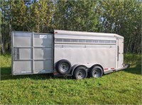 2017 MAVERICK HORSE TRAILER