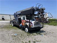 1999 International 4700 Sign Truck -Needs Overhaul