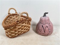 basket & gourd decoration