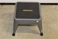 COSCO STEP STOOL