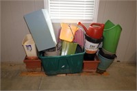 LARGE LOT OF FLOWER POTS, WATERING CANS, TRASH