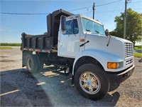 Int. 7000 Dump Truck.