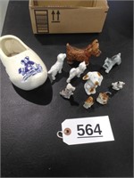 Dog Figurines, Dutch Shoe