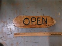 WOODEN OPEN CLOSED SIGN