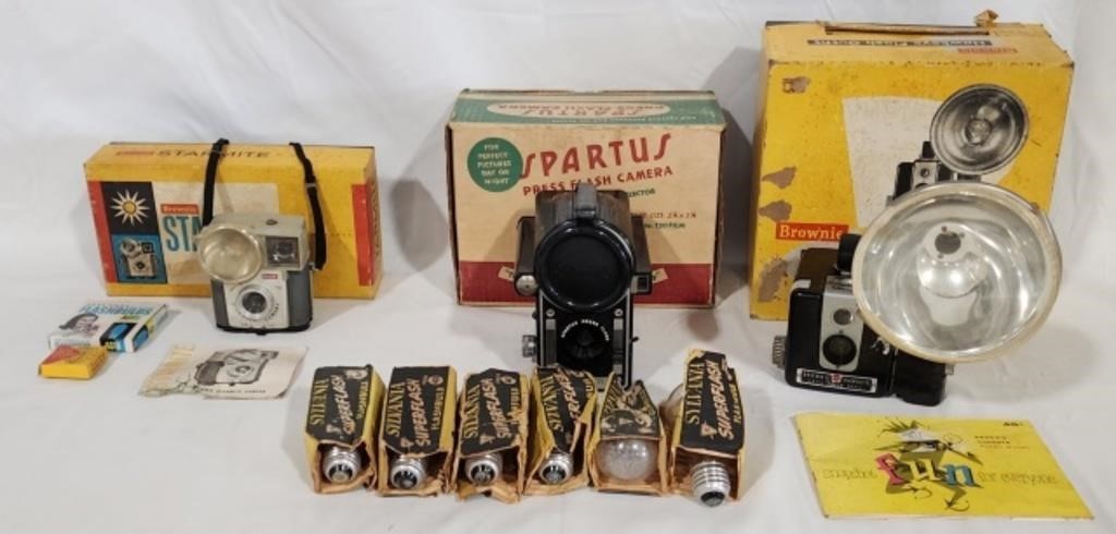 Collection of 3 Vintage Cameras & Flashes