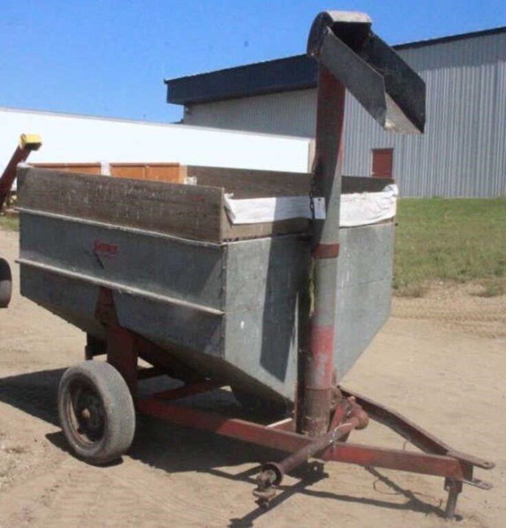SnowCo Feeder Mixer Wagon, Approx 75 Bushel