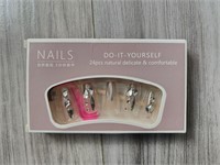 Detachable Wearable Full Cover Press on Nails Fake