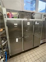 TRAULSEN S/S 3-DOOR REFRIGERATOR W/PAN SLIDES *