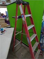 Werner 6' Fiberglass Step Ladder.   Has been