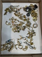 Earrings, most have pairs