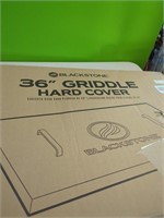 New 36"Blackstone Griddle Hardcover.  1 Corner is