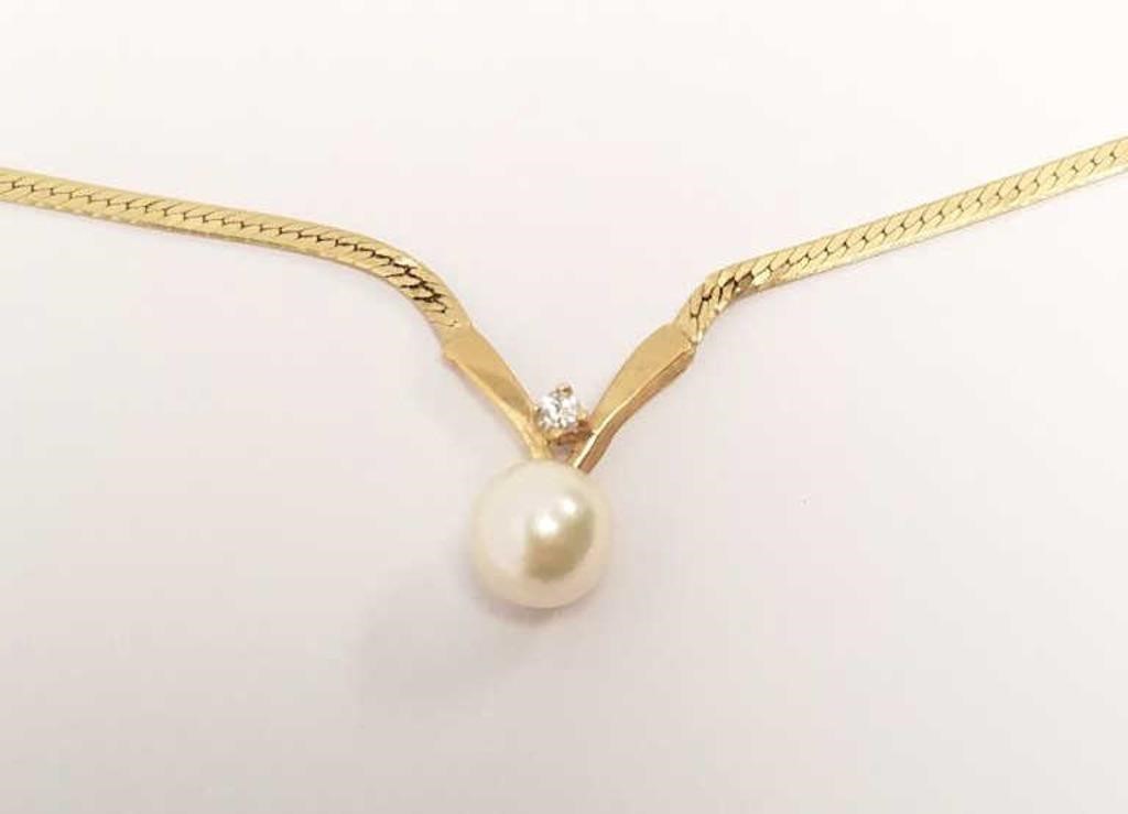 14K gold pearl & diamond necklace - 4.4 grams-