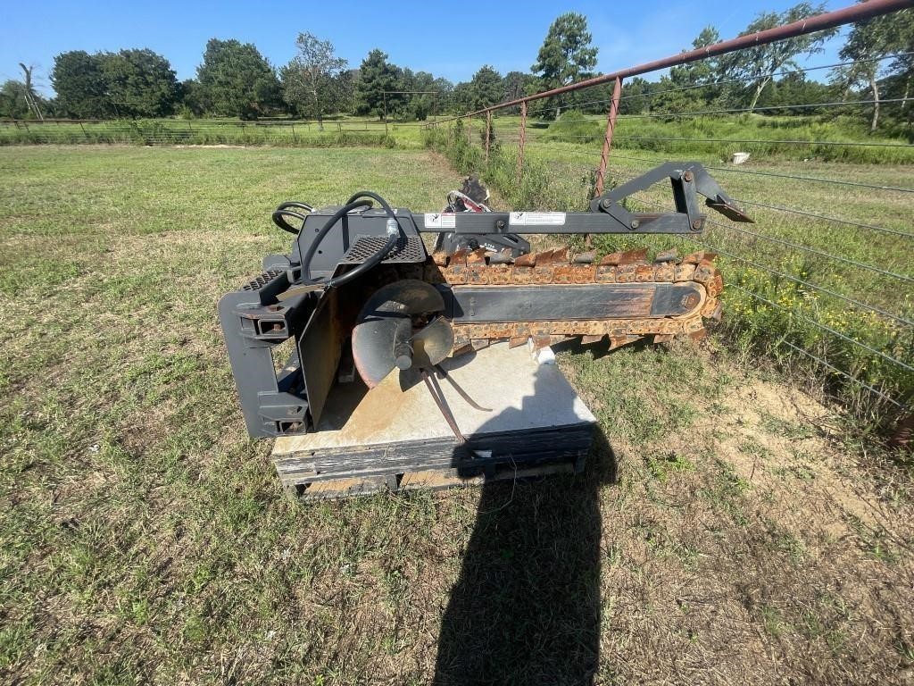 Lowe Trencher XR21-Used very Little