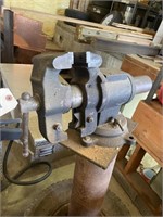 6" Vise on Stand