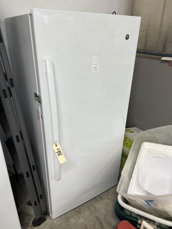 GE Refrigerator Single Door w/Freezer on Top