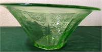R - VINTAGE GREEN GLASS BOWL (K131)