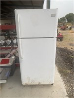 SL - Fridgidaire Refrigerator