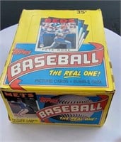 1986 box of Topps baseball cards