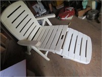 2 FOLD UP PLASTIC LOUNGE OUTDOOR CHAIRS