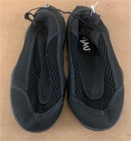 (1) Water Shoes Non Slip Youth Sz. 2