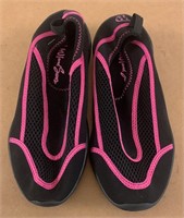 (1)  Water Shoes Non Slip Youth Sz. 1