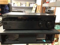 Sony STR-DH790 Audio Receiver (POWERS ON, DAMAGED)