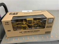 Diecast Masters Cat 140H motor grader, 1/50