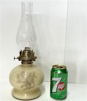 1 vieille lampe à l’huile en verre et laiton