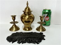 Plaque tombale en bronze+ urne et chandeliers en