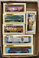 6 HO Scale Bachmann Train Cars