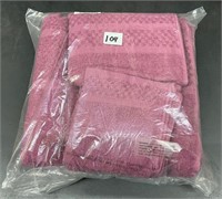 Raspberry Bath Towel Set, New
