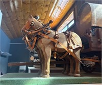 Q - WOODEN HORSE & COVERED WGON (L117)