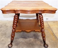 Chunky Oak Twisted Leg Parlor / Lamp Table