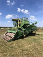 John Deere 105 Combine