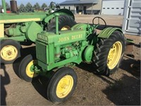 John Deere BR unstyled tractor