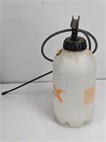 HDX 2 Gallon Pump Sprayer