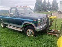 1984 Ford F250 - 4by4 plow truck w/Fisher plow ble